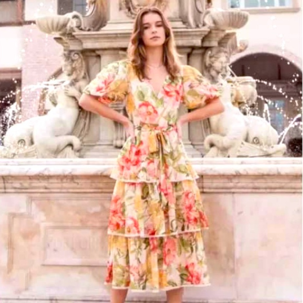 NWT boutique floral dress in sz L.
